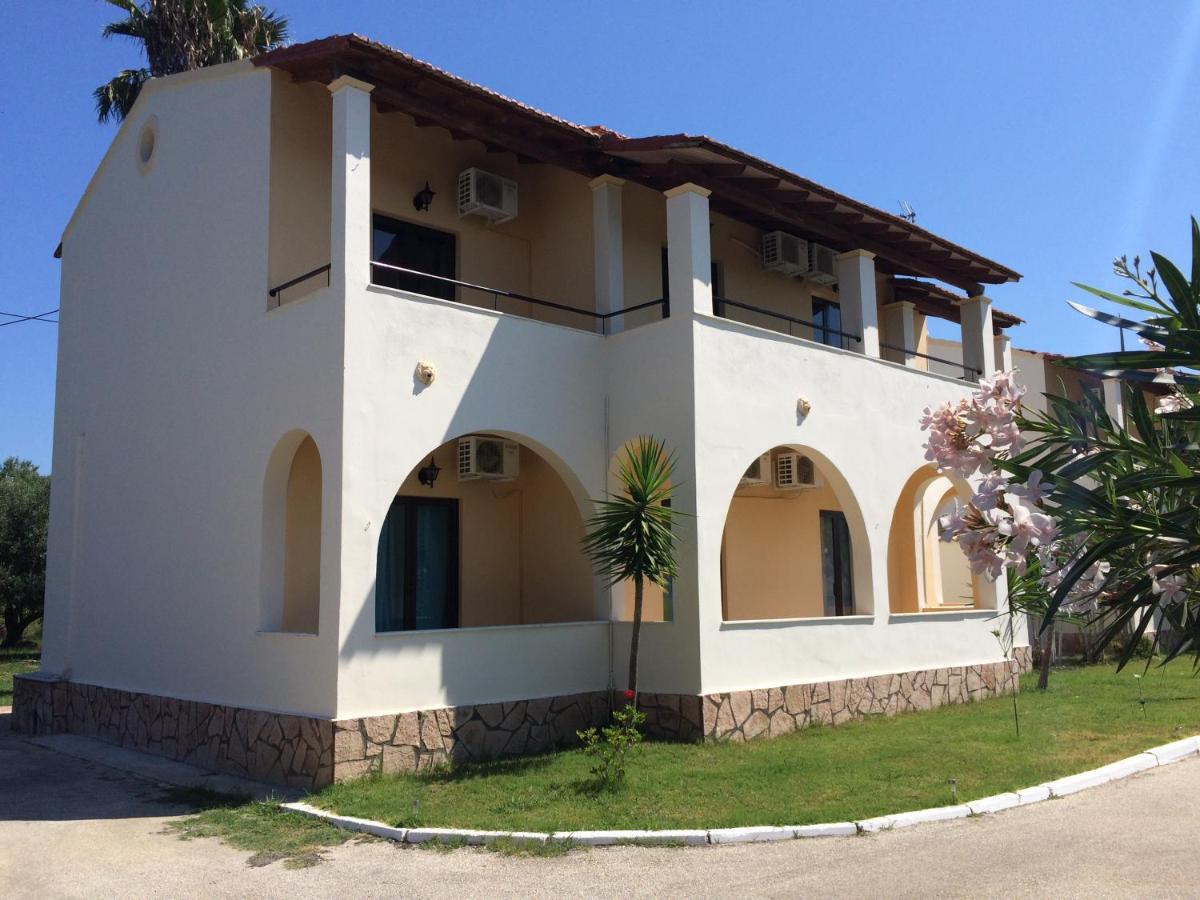 Avra Beach Apartments Lefkímmi Exterior foto