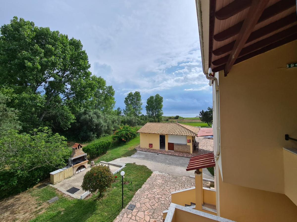 Avra Beach Apartments Lefkímmi Exterior foto